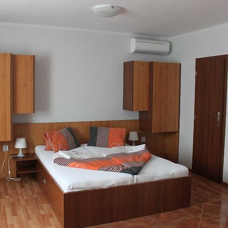 Privat Arcadia Apartment โปดไฮสกา ภายนอก รูปภาพ