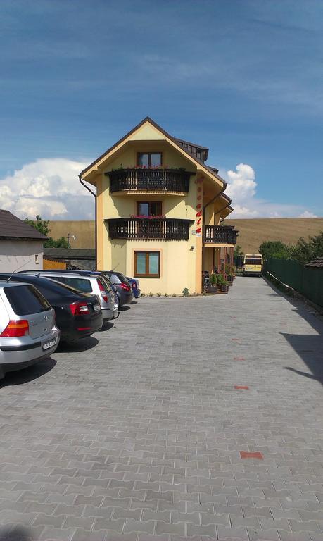 Privat Arcadia Apartment โปดไฮสกา ภายนอก รูปภาพ