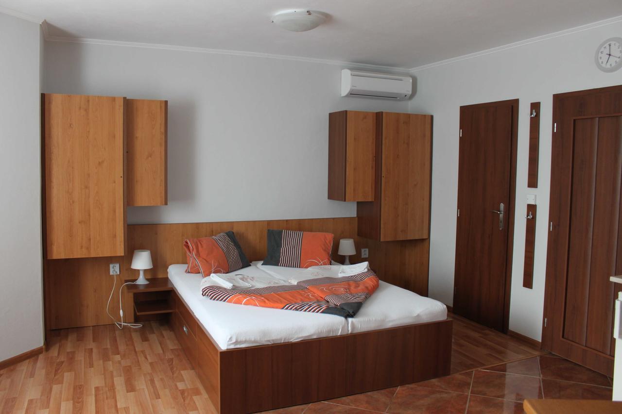 Privat Arcadia Apartment โปดไฮสกา ภายนอก รูปภาพ