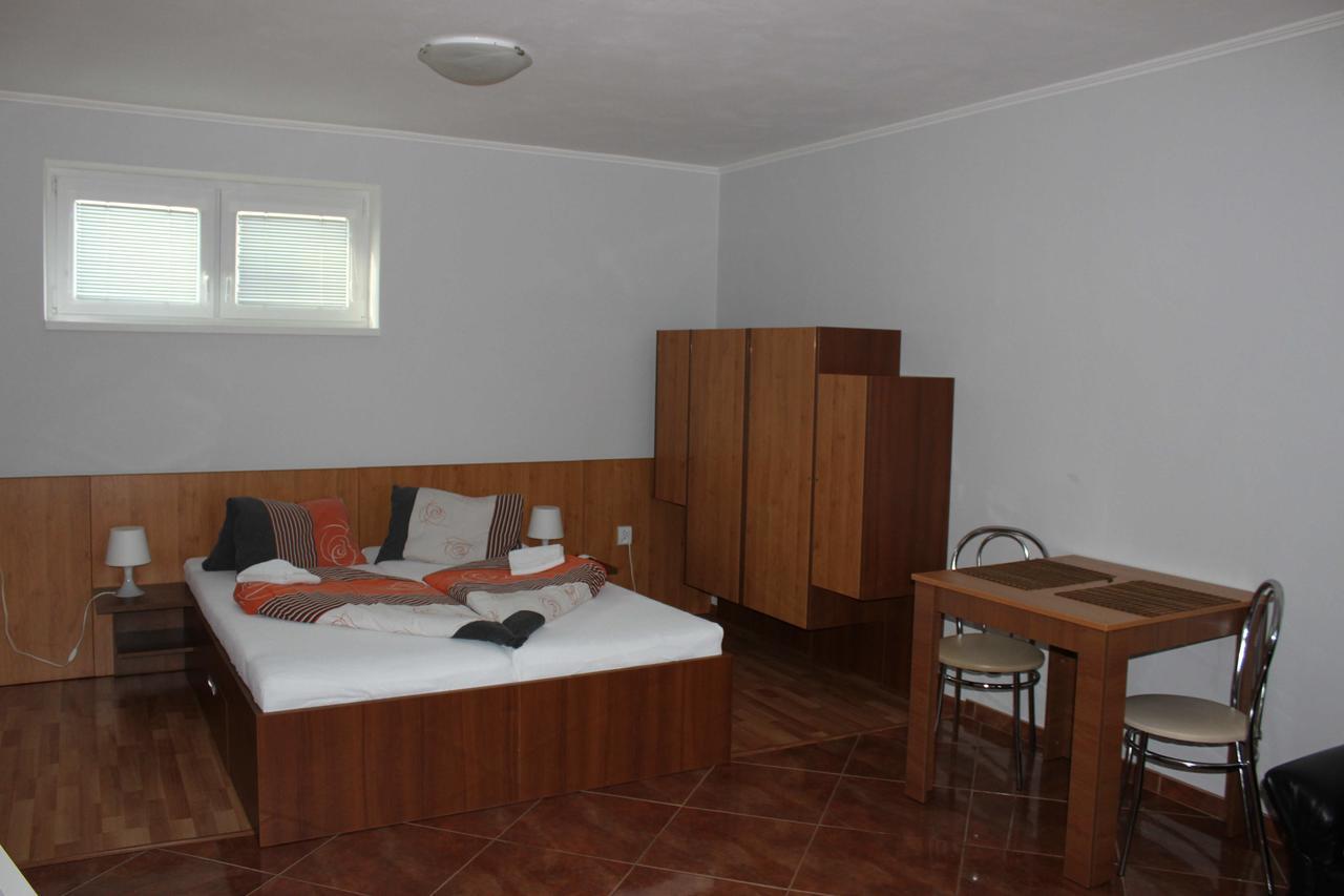 Privat Arcadia Apartment โปดไฮสกา ภายนอก รูปภาพ